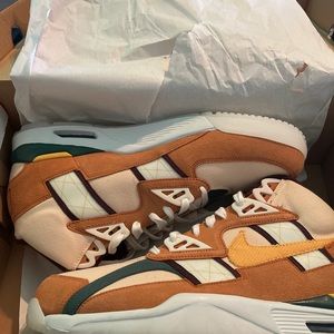 Nike Air Trainer SC High Pollen Cider Outdoor DO6696-700 Bo Jackson